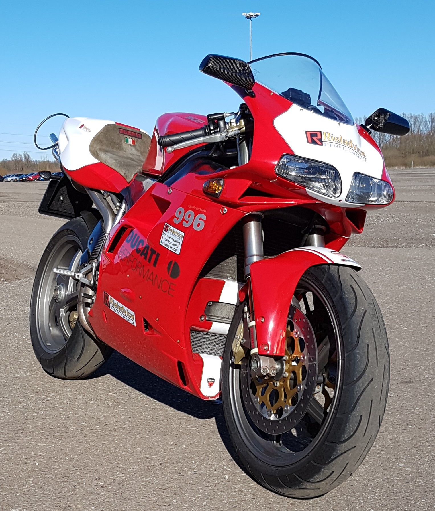 DUCATI 996